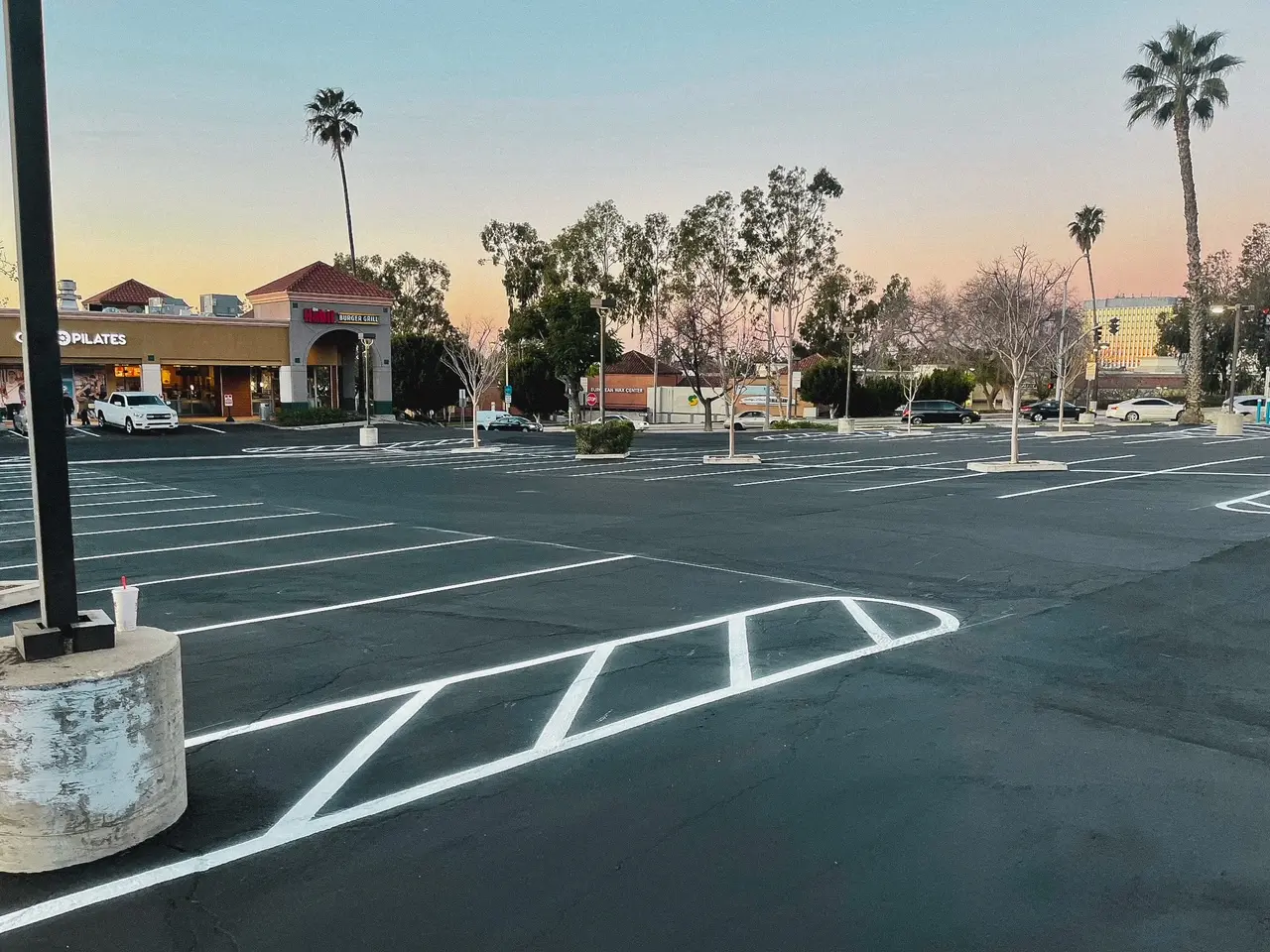 A parking lot with no one in it